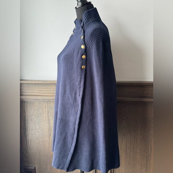 G.I.L.I. Navy Blue Turtleneck Sweater cape poncho with Gold Buttons L/XL NWOT - Picture 3 of 7